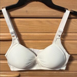 Victoria’s Secret White Bra 38C